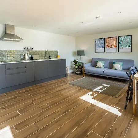 Eastfield Guest house 4*